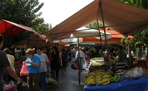 «Σκούπα» στη λαϊκή αγορά 