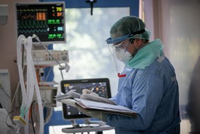 Δύο νέοι θάνατοι από κορωνοϊό στη ΜΕΘ του νοσοκομείου Τρικάλων 