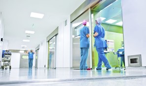 Oι μισοί από τους προβλεπόμενους νοσηλευτές δουλεύουν στα νοσοκομεία της Θεσσαλίας 