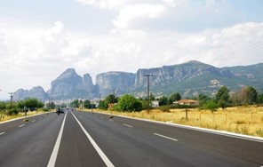 Περιφέρεια Θεσσαλίας: 2 εκατ.€ για έργα οδικής ασφάλειας σε Μετέωρα, Πύλη και Φαρκαδόνα 
