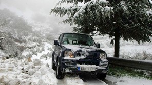 Χιόνια έπεσαν στα ορεινά των Τρικάλων - Χωρίς προβλήματα το οδικό δίκτυο 