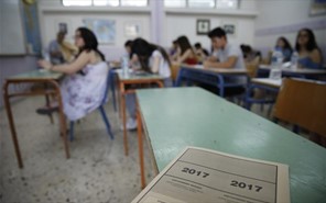 Βατά τα σημερινά θέματα των πανελλαδικών εξετάσεων - 28 οι απόντες στα Τρίκαλα 