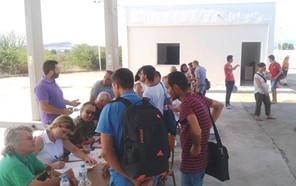 Έφτασαν οι πρώτοι πρόσφυγες στον καταυλισμό των Τρικάλων (ΕΙΚΟΝΕΣ)