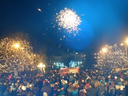 Πρωτοχρονιάτικο ρεβεγιόν στην πλατεία