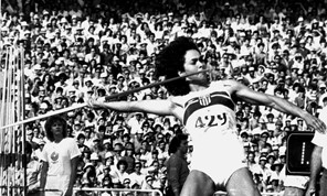 26 Σεπτεμβρίου 1982: Η Σακοράφα καταρρίπτει το παγκόσμιο ρεκόρ στο ακόντιο