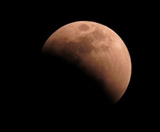 Πανσέληνος και έκλειψη Σελήνης στις 28 Οκτωβρίου: Ποια ζώδια θα επηρεαστούν περισσότερο - Εντάσεις και αλλαγές