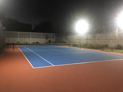 Προβολείς στο γήπεδο τένις του Δημοτικού Σταδίου Τρικάλων