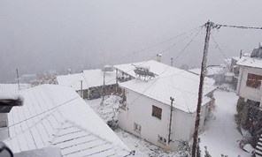 Ξεπέρασε το 1 μέτρο το χιόνι στα ορεινά των Τρικάλων - Που χρειάζονται αλυσίδες