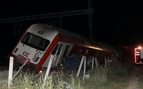 Τρεις νεκροί και τραυματίες από εκτροχιασμό τρένου έξω από την Θεσσαλονίκη