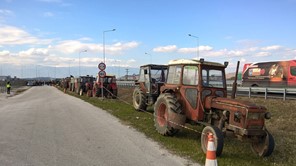 Αποχωρούν από το μπλόκο Μεγαλοχωρίου οι αγρότες