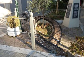 Νέα προσβολή εβραϊκού μνημείου στα Τρίκαλα - Οργή από το ΚΙΣΕ