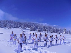 Eντυπωσιακές εικόνες στα χιόνια από το 6o Winter Camp στο Περτούλι 
