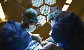 Νέες λυχνίες οροφής για τα χειρουργεία του Γενικού Νοσοκομείου Τρικάλων 