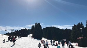 "Βούλιαξε" από κόσμο το Σαββατοκύριακο το Χιονοδρομικό Περτουλίου