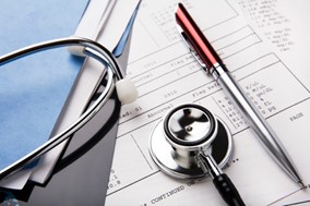 Τρίκαλα: Έντονη δυσαρέσκεια του Ιατρικού Συλλόγου για την απαγόρευση συνταγογράφησης ανασφάλιστων πολιτών 
