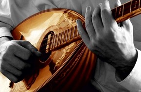 Τρίκαλα: Μία σύλληψη καταστηματάρχη για δυνατή ζωντανή μουσική 