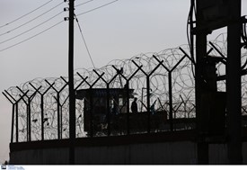 Φυλακές Τρικάλων: Σωφρονιστικός υπάλληλος προμήθευε ναρκωτικά σε κρατούμενο 
