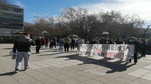 Τρίκαλα: Συλλαλητήριο φοιτητών και εκπαιδευτικών κατά του ν/σ του υπουργείου Παιδείας