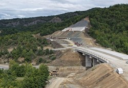 Ανατροπή στους διαγωνισμούς δημοσίων έργων – Τέλος στη λογική της μεγαλύτερης έκπτωσης Ανατροπή στους διαγωνισμούς δημοσίων έργων – Τέλος στη λογική της μεγαλύτερης έκπτωσης