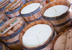 Ανήσυχη η Ελληνική γαλακτοβιομηχανία για την ευλογιά και το μέλλον της φέτας