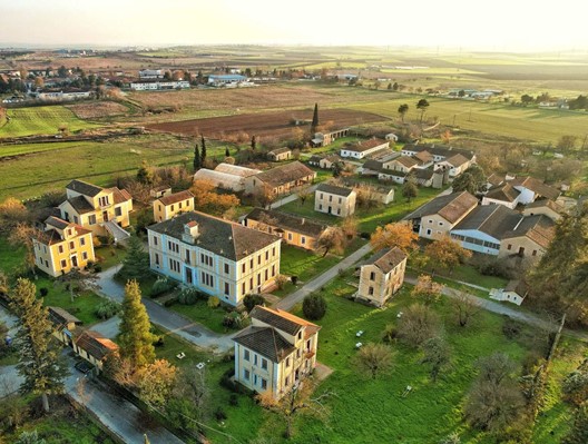 Στην Αβερώφειο Σχολή Λάρισας η έδρα της Διεπαγγελματικής Οργάνωσης Φέτας Στην Αβερώφειο Σχολή Λάρισας η έδρα της Διεπαγγελματικής Οργάνωσης Φέτας