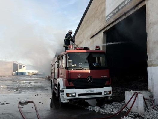 Εκκοκκιστήριο Καραγιώργου – Κάηκαν χιλιάδες τόνοι βαμβακιού Εκκοκκιστήριο Καραγιώργου – Κάηκαν χιλιάδες τόνοι βαμβακιού