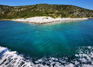 Η Αλόννησος εγκαινιάζει τους …υποβρύχιους γάμους Η Αλόννησος εγκαινιάζει τους …υποβρύχιους γάμους