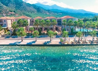 Στο σφυρί δυο θεσσαλικά εμβληματικά πεντάστερα Στο σφυρί δυο θεσσαλικά εμβληματικά πεντάστερα
