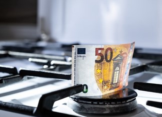 Bloomberg: Η Ευρώπη έκαψε 280 δισ. ευρώ σε επιδοτήσεις Bloomberg: Η Ευρώπη έκαψε 280 δισ. ευρώ σε επιδοτήσεις