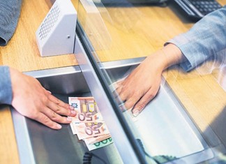 Στα 8,183 δισ. ευρώ οι καταθέσεις στη Θεσσαλία Στα 8,183 δισ. ευρώ οι καταθέσεις στη Θεσσαλία