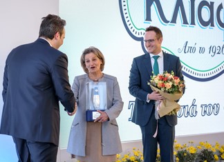 Άννυ Αρχιμανδρίτου: Η δύναμη της οικογένειας και η νέα εποχή της Κλιάφα  Άννυ Αρχιμανδρίτου: Η δύναμη της οικογένειας και η νέα εποχή της Κλιάφα