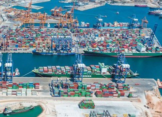 Πρώτες ύλες και μεταφορικά πιέζουν τη βιομηχανία Πρώτες ύλες και μεταφορικά πιέζουν τη βιομηχανία