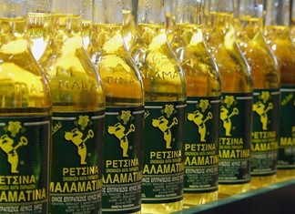 Μάχη με τους συνδικαλιστές οι θεσσαλοί της Μαλαματίνα Μάχη με τους συνδικαλιστές οι θεσσαλοί της Μαλαματίνα