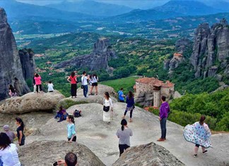 Ακυρώσεις εξωτερικού στα Μετέωρα λόγω πολέμου Ακυρώσεις εξωτερικού στα Μετέωρα λόγω πολέμου