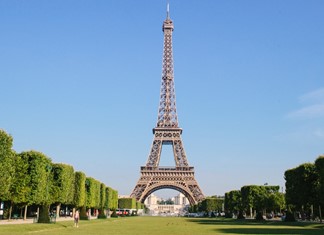 Πρόσκληση Μητσοτάκη από το Παρίσι σε Γάλλους επενδυτές 