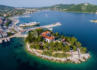 Η Ελλάδα χάνει τη μάχη του ποιοτικού τουρισμού Η Ελλάδα χάνει τη μάχη του ποιοτικού τουρισμού