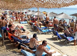 "Βουλιάζει" από τουρίστες φέτος η Σκιάθος - 61 αεροπλάνα μόνο το Σαββατοκύριακο "Βουλιάζει" από τουρίστες φέτος η Σκιάθος - 61 αεροπλάνα μόνο το Σαββατοκύριακο