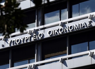 "Όμικρον" και χιονιάς έπληξαν τα έσοδα του Ιανουαρίου "Όμικρον" και χιονιάς έπληξαν τα έσοδα του Ιανουαρίου