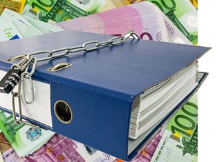 Κομπίνα με πλαστά από δύο επιχειρήσεις της Λάρισας Κομπίνα με πλαστά από δύο επιχειρήσεις της Λάρισας