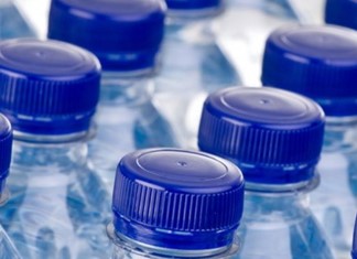 Νέα περιθώρια μέσα στην κρίση για το εμφιαλωμένο νερό Νέα περιθώρια μέσα στην κρίση για το εμφιαλωμένο νερό