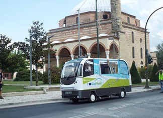 Απίστευτος έπαινος της Μέρκελ στα Τρίκαλα Απίστευτος έπαινος της Μέρκελ στα Τρίκαλα
