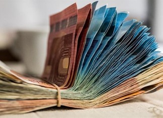 Παραμένουν στα 500 ευρώ οι συναλλαγές με μετρητά Παραμένουν στα 500 ευρώ οι συναλλαγές με μετρητά