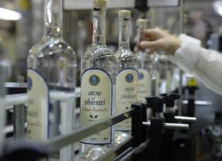 Μονάδα στον Τύρναβο από την Ποτοποιία Πλωμαρίου Μονάδα στον Τύρναβο από την Ποτοποιία Πλωμαρίου