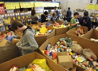 Τράπεζα Τροφίμων Θεσσαλίας: Τρόφιμα σε 620 οικογένειες το Πάσχα Τράπεζα Τροφίμων Θεσσαλίας: Τρόφιμα σε 620 οικογένειες το Πάσχα