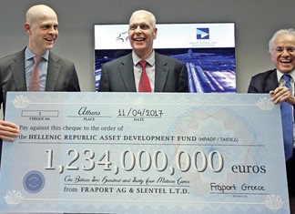 Η Fraport Greece κατέβαλε μετρητά στο δημόσιο 1,2 δισ. ευρώ Η Fraport Greece κατέβαλε μετρητά στο δημόσιο 1,2 δισ. ευρώ