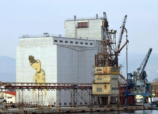 Στην Eurocereali Ηellas τα σιλό στο λιμάνι του Βόλου Στην Eurocereali Ηellas τα σιλό στο λιμάνι του Βόλου