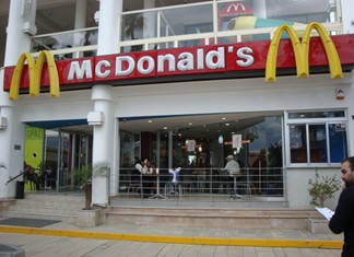 Εργαζόμενους στη Θεσσαλία αναζητούν τα 18 McDonald’s Κύπρου Εργαζόμενους στη Θεσσαλία αναζητούν τα 18 McDonald’s Κύπρου