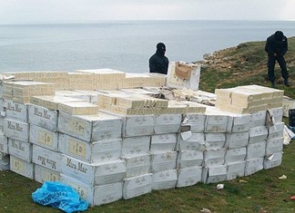 Όργιο λαθρεμπορίας αξίας 1,3 δισ. ευρώ σε καύσιμα, οινοπνευματώδη και καπνό  Όργιο λαθρεμπορίας αξίας 1,3 δισ. ευρώ σε καύσιμα, οινοπνευματώδη και καπνό