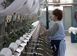 Εξαγωγές 1,7 δισ. κρατούν ζωντανή την κλωστοϋφαντουργία Εξαγωγές 1,7 δισ. κρατούν ζωντανή την κλωστοϋφαντουργία