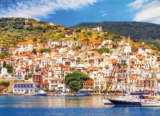 Ο τουρισμός παράγει το 25% του ΑΕΠ της χώρας μας Ο τουρισμός παράγει το 25% του ΑΕΠ της χώρας μας